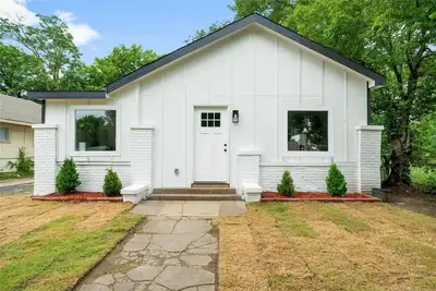 Image de Modern Family Getaway – 4br Home w/ Office, Rock Wall & Inground Trampoline!