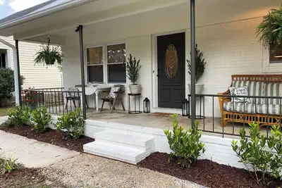 Image de 3-bedroom house in charming Southport with Ac, WiFi