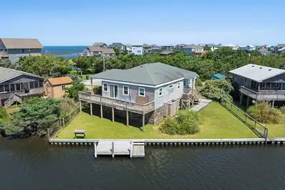 Image de Surf'n Sound: Canalfront | Gas Grill