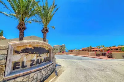 Image de 2-bedroom + den beachfront condo in awesome San José del Cabo