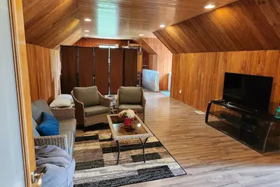Image de Cabin Style Private Studio Indoor Garage