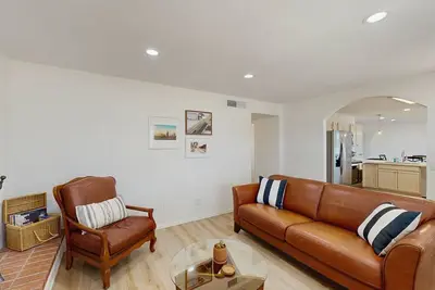 Image de A Sunny Tucson Escape—Close to Davis Monthan Afb, Pima Air Museum and more!