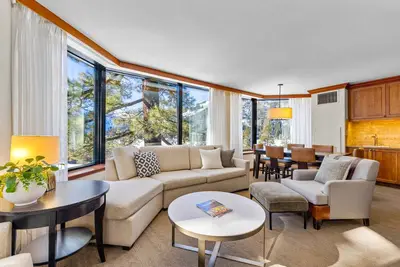 Image de Corner king suite with Valley-view, pool, hot tub, golf & other resort amm.