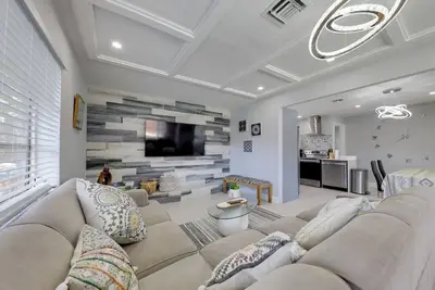 Image de 3 Mi to Beach: Home w/ Outdoor Space in Hollywood