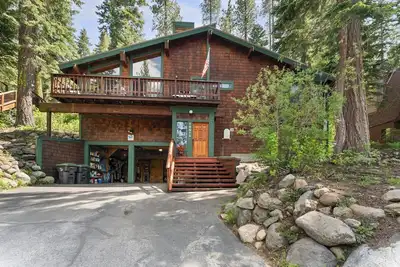 Image de Spacious Donner Lakeview Home