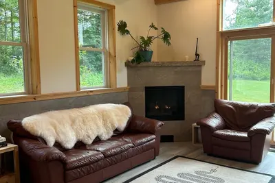 Image de Mountain Meadow Modern Home