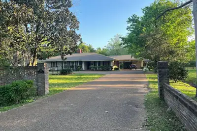 Image de Private Clarksdale Retreat w/ Pool, Sauna & Guest Cottage – Sleeps 16