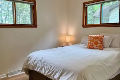 Image de Acorn Cottage - lake view - pet friendly - wifi - a/c