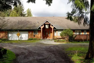 Image de Fort Wine Manor: Entire Private Estate Home