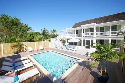 Image de Elegant Historic Home w/ Private Pool & Generator