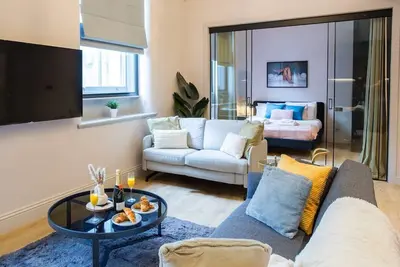 Image de 202 Elegant Chinatown Stay | Dining, Shops, Nightlife