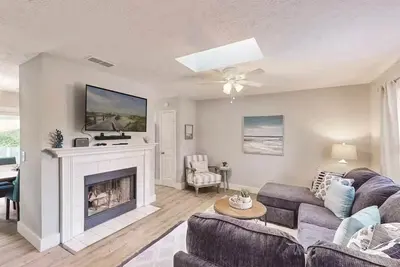 Image de Savannah Home, Firepit, Dog Friendly, Fenced Yard, Dogs Ok