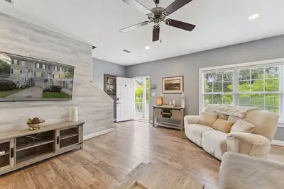 Image de Perfect Home for Families | Near Savannah & Beach