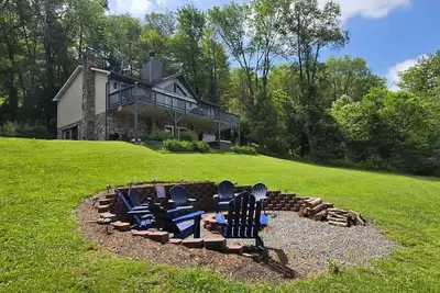 Image de Bourbon Sunsets- 3-bedroom Dog-friendly home with Hot Tub and Gorgeous Views!