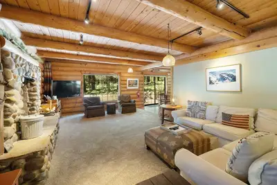 Image de Spacious Tahoe Donner Home | Private Hot Tub & Bbq | Hoa Access