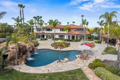 Image de Private 2 acre 5-bedroom estate in  Encinitas with resort pool and guest house