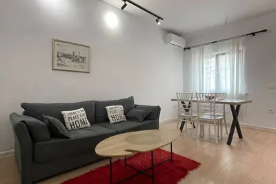 Image de Kadare · City-Center Apartment with Balcony