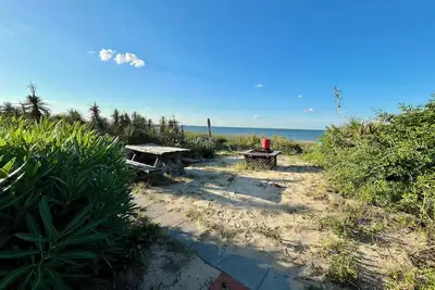 Image de Beachfront Bungalow w/ Best Location in Ocean View!