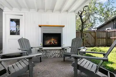 Image de Golden Cottage | 2/1. 5, Washer/Dryer, Full Kitchen