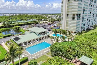 Image de Oceanfront 2-bedroom condo in Jensen Beach with WiFi, fitness room, cable, Ac