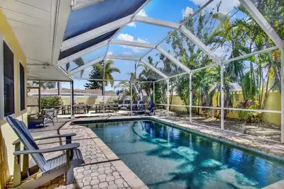 Image de Tropical Escape – Is A 6-bd/3bth Home Pool, Games Room & Near Beach W/WiFi & Ac