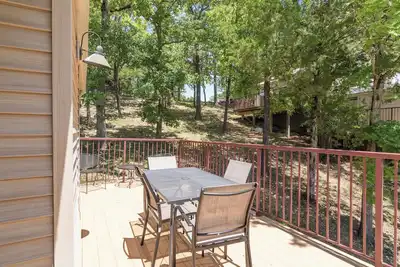 Image de Table Rock Lake Cabin Getaway! Close to Lake, Sdc, Showboat, and more!
