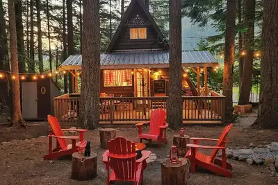 Image de Magic Mushroom A-Frame Cabin with wood-burning hottub