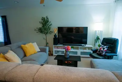 Image de Centrally located 3-bedroom house in San Jose with WiFi, Ac