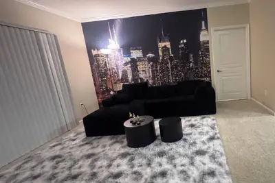Image de Chic two bedroom two bath SiX Flags. .
