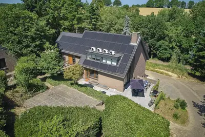 Image de Maison de groupe de luxe avec bien-être