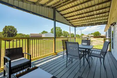 Image de 1 Mi to Lake Texoma: Peaceful Kingston Getaway