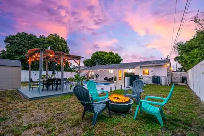 Image de Family-Friendly Oasis with Heated Pool Bbq FirePit