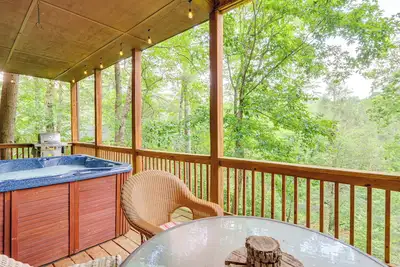 Image de Pet-Friendly Resort Cabin 5 Mi to Dtwn Ellijay!