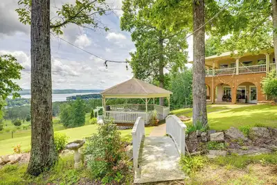 Image de 1 Mi to Lake Guntersville: Scenic Condo Retreat!