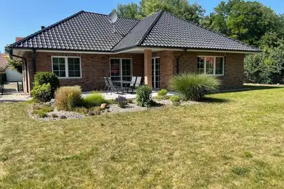 Image de Maison de vacances 'Ferienhaus Rechlin' avec terrasse privée, jardin privé et Wi-Fi