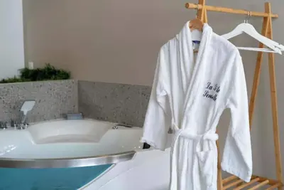 Image de Suite sensuelle et baignoire balnéothérapie