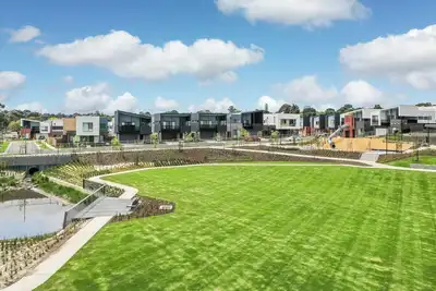 Image de Burwood Brickworks Villa •Walk to Shops & Park