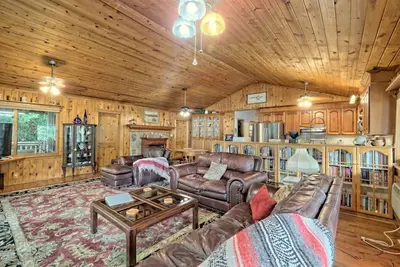 Image de Perch on Burton: Top Patio & Bottom Dock Retreat