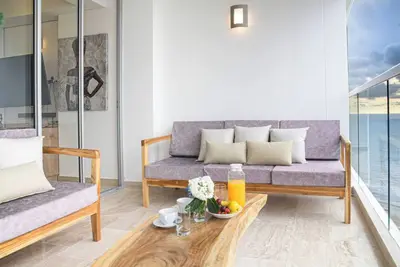 Image de Appartement Suite avec vue sur l'océan, 16e étage