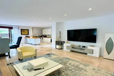 Villa moderne à Benahavís avec piscine privée