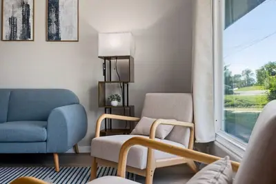 Image de Blue Haven at Hines | Stylish 2bd Stay | Peoria Heights