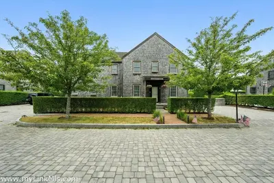 Image de Charming Nantucket Escape - Spacious Home w/ Private Yard, Deck & Bonus Loft