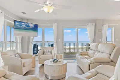 Image de This condominium is a 3 bedroom(s), 2 bathrooms, located in Mexico Beach, Fl.