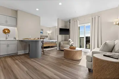 Image de Sunny Days Retreat - Waterfront Getaway in the Heart of Morehead City!