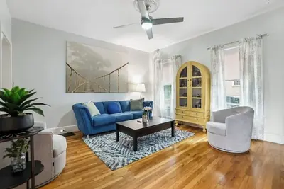 Image de Stylish Boston Getaway Near Arboretum & T Station!