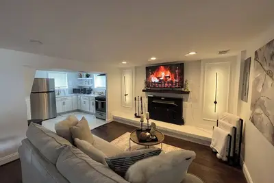 Image de Posh 2 levels house 5 bedrooms, 2 bathrooms, near by Bwi airport and Annapolis.