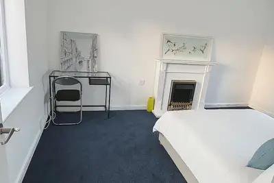Image de Double-Confort-Salle de bain partagée-Terrasse-Spacious Delight