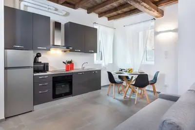 Image de Suite apartment on Naviglio Castel view