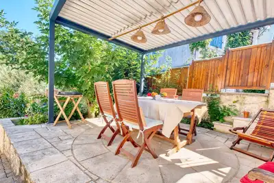 Image de Appartement \"Olympe\" avec terrasse privée, jardin privé et Wi-Fi