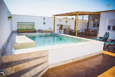 Image de Chalet con Piscina Privada y Barbacoa para parejas y familiias